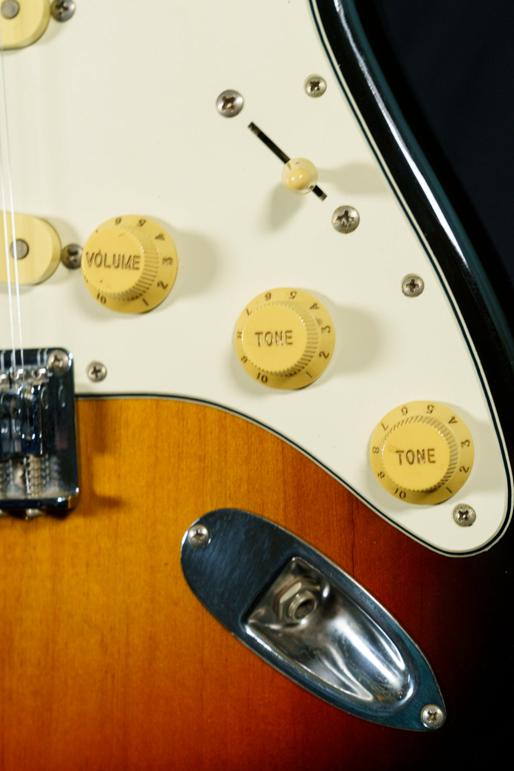 2004-2005 Fender Made in Japan Stratocaster XII – 3-Tone Sunburst (Rare MIJ Build)