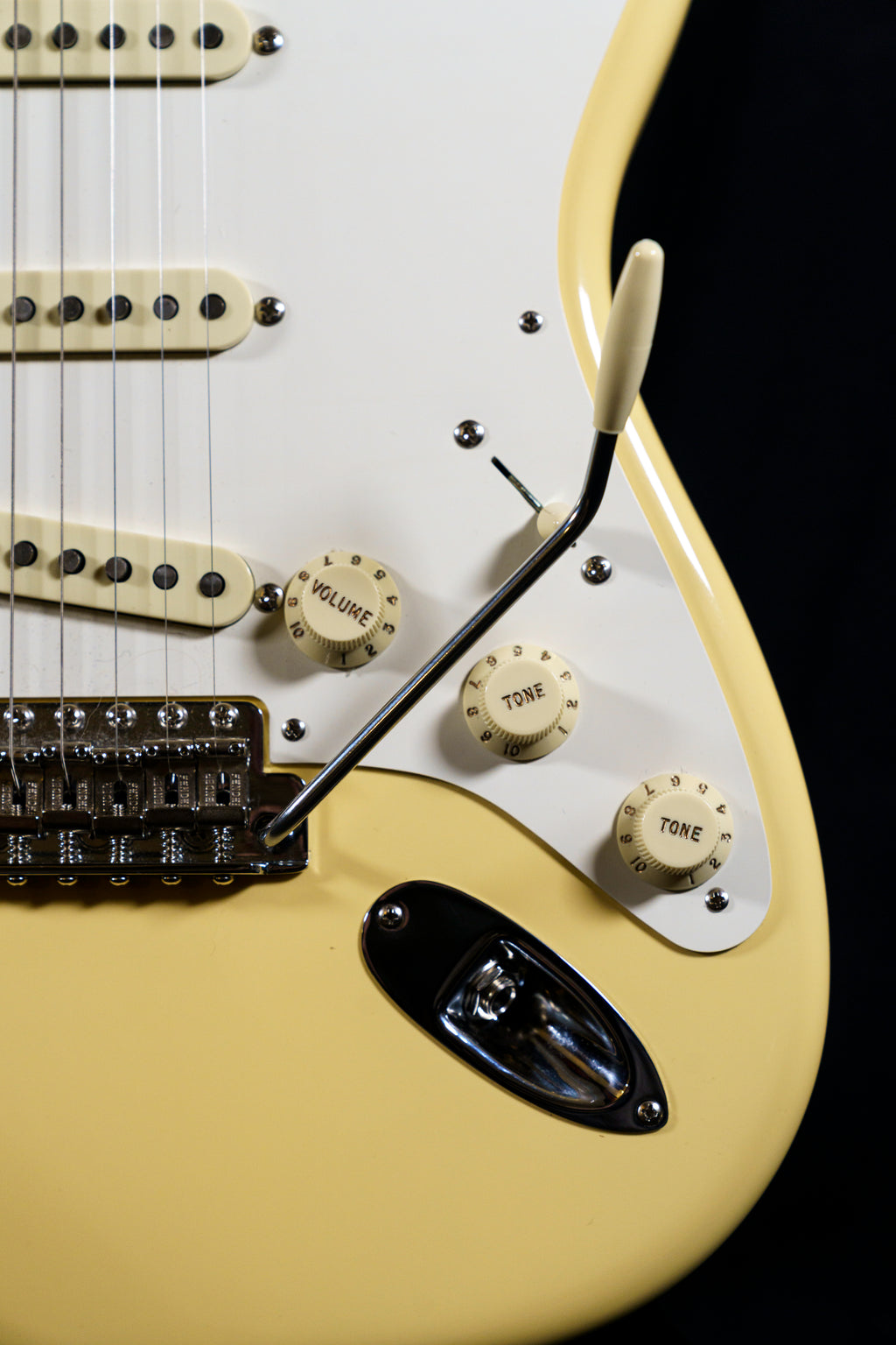 2018 Fender Eric Johnson Thinline Stratocaster – Vintage White (Mint/COA)