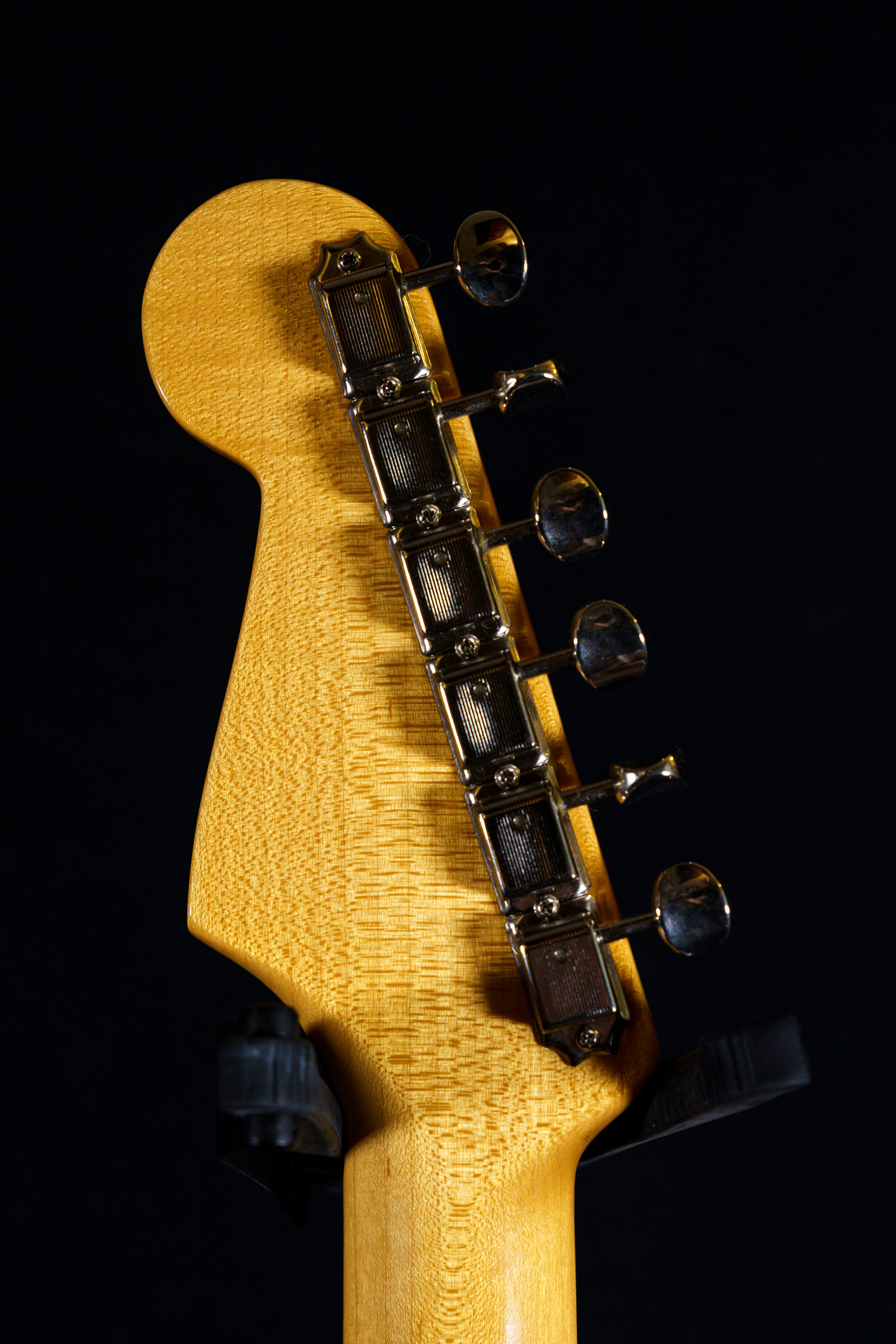 2018 Fender Eric Johnson Thinline Stratocaster – Vintage White (Mint/COA)