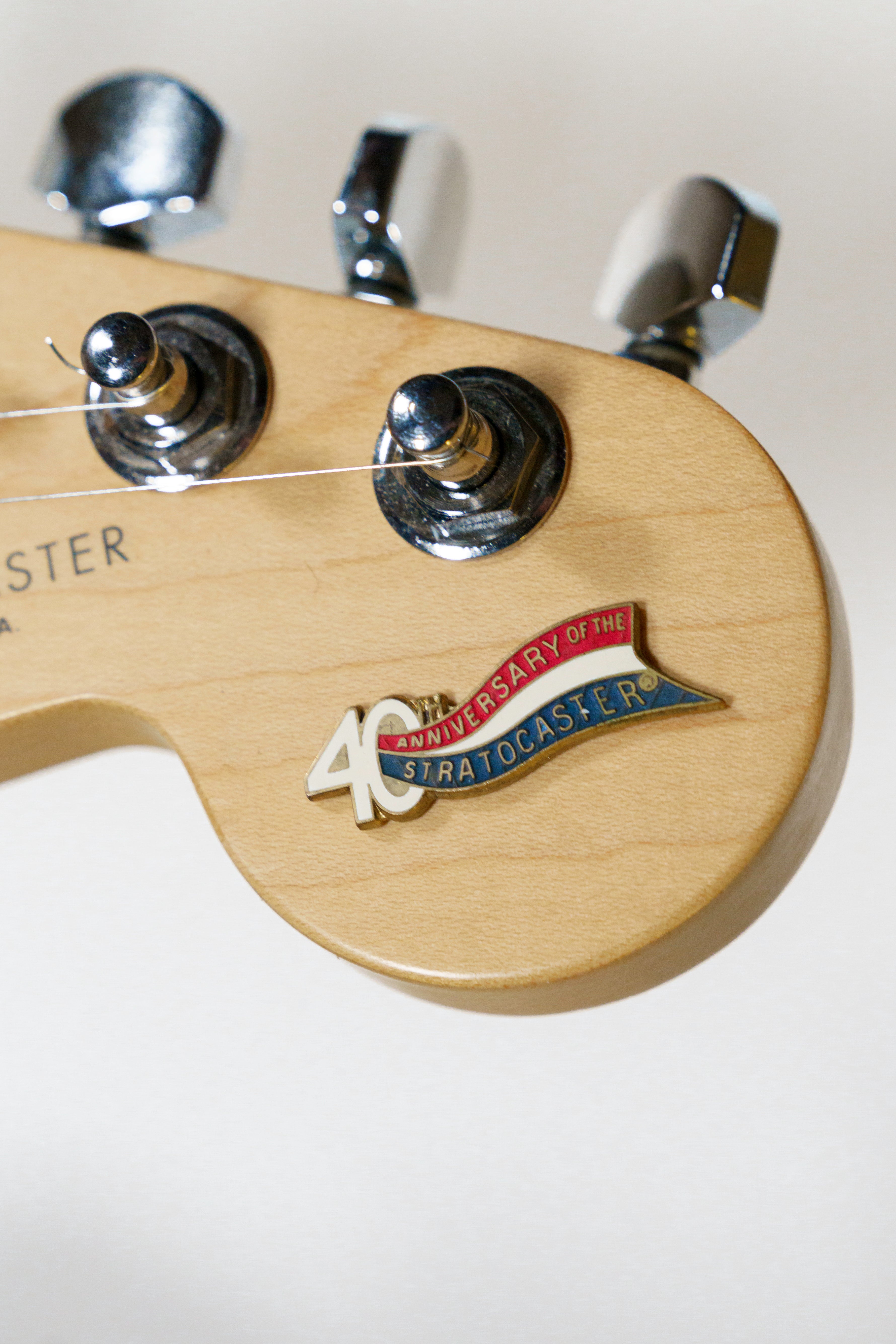 1994 Fender 40th Anniversary American Special Stratocaster – Lipstick Red
