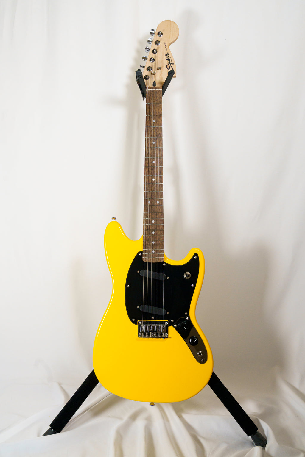Squier Sonic Mustang — Limited Edition Graffiti Yellow (FSR)